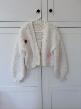 Glamorous White Knit Floral Crop Puff Sleeve Cardigan Size OS